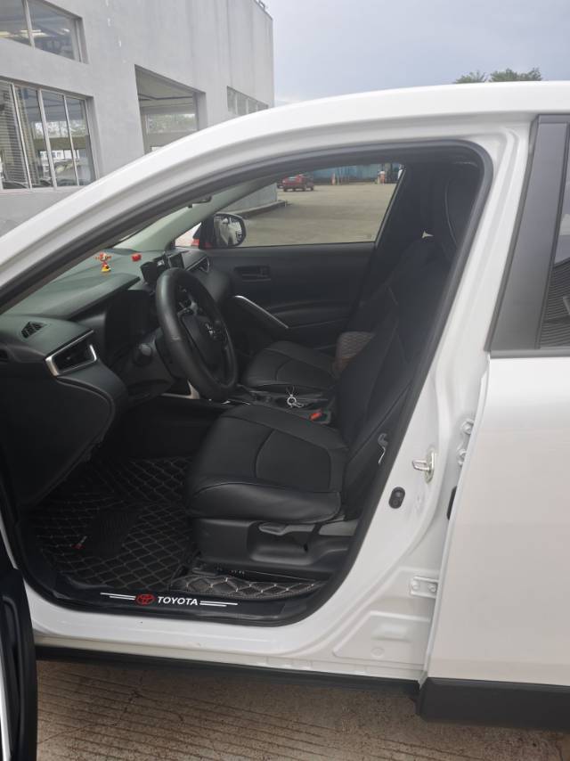 Toyota Corolla Cross 2025 car image #2