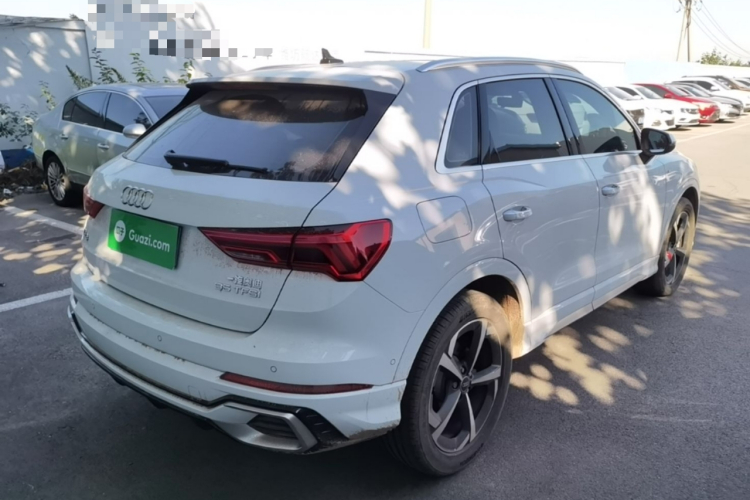 Audi Q3 2025 car image #7