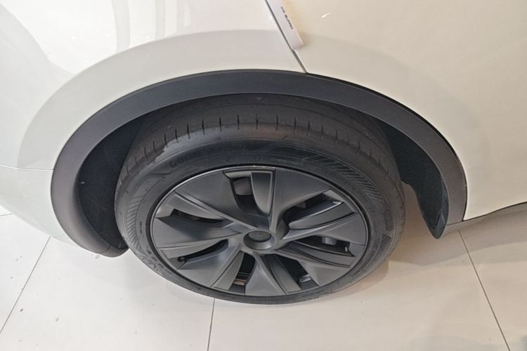 Tesla Model Y 2024 #10 Tesla Model Y 2024 immagine di auto #10