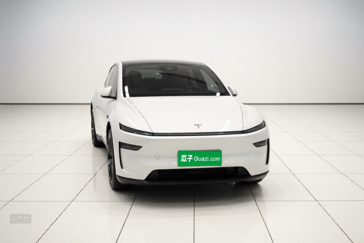 Tesla Model Y 2025 #4 Tesla Model Y 2025 immagine di auto #4