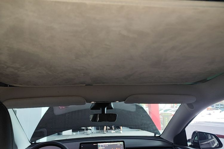Tesla Model Y 2021 car image #18