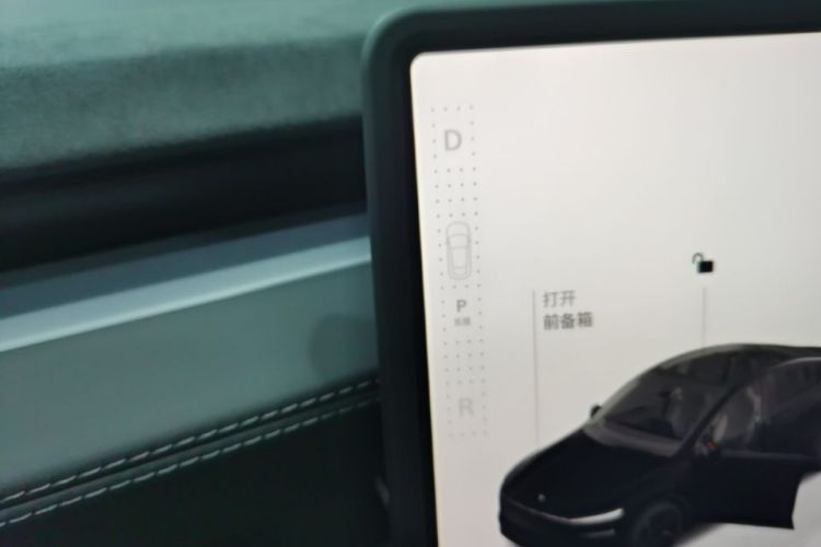Tesla Model Y 2025 #14 Tesla Model Y 2025 car image #14