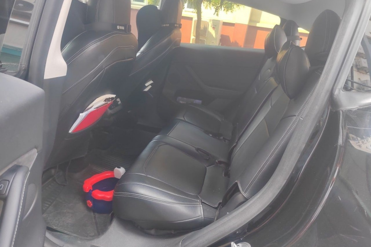 Tesla Model Y 2021 #14 Tesla Model Y 2021 car image #14