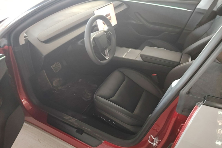 Tesla Model 3 2024 صورة سيارة #15