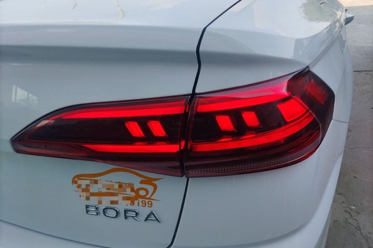 Volkswagen Bora 2026 car image #8