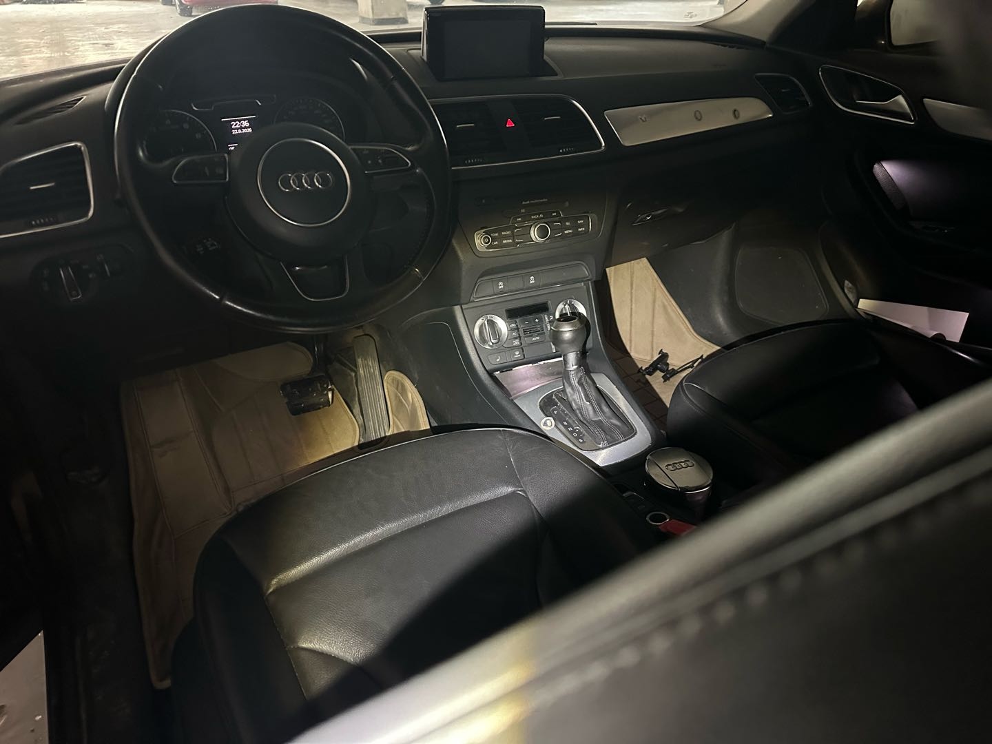 Audi Q3 2013 car image #12