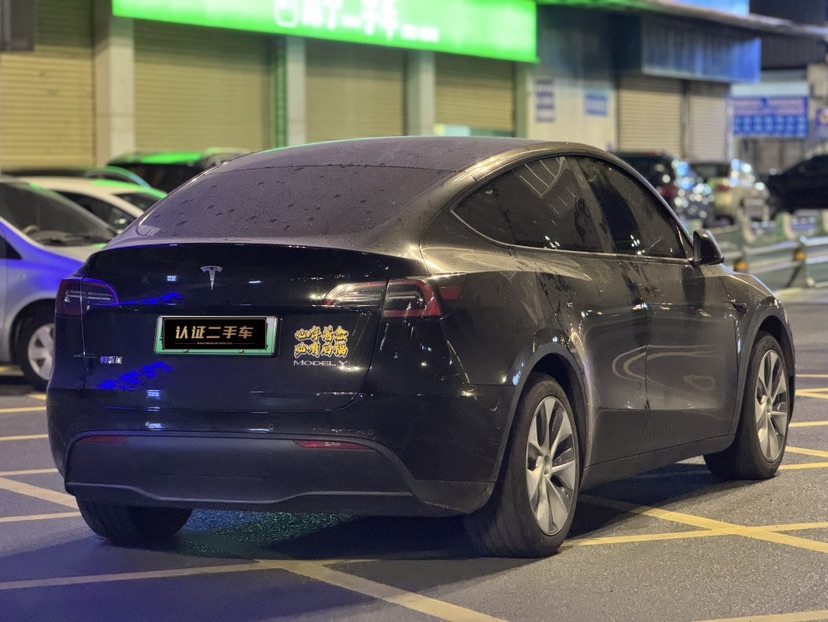 Tesla Model Y 2022 #4 Tesla Model Y 2022 car image #4