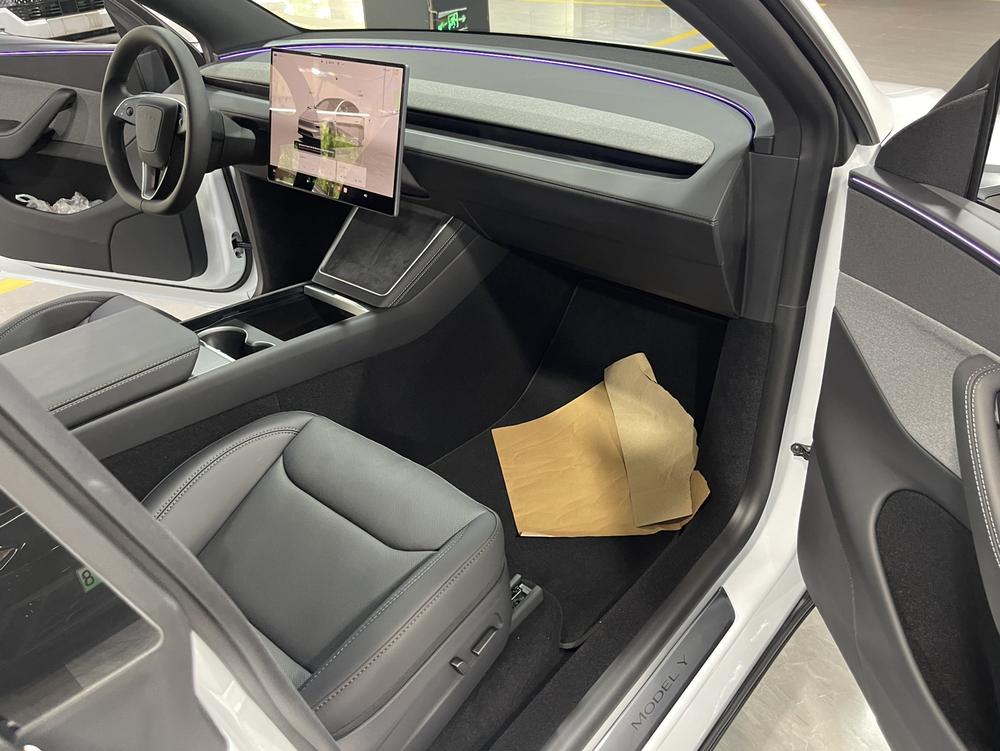 Tesla Model Y 2026 #7 Tesla Model Y 2026 car image #7