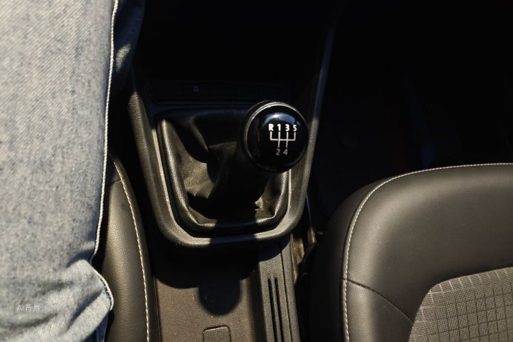 Volkswagen Santana 2019 car image #16