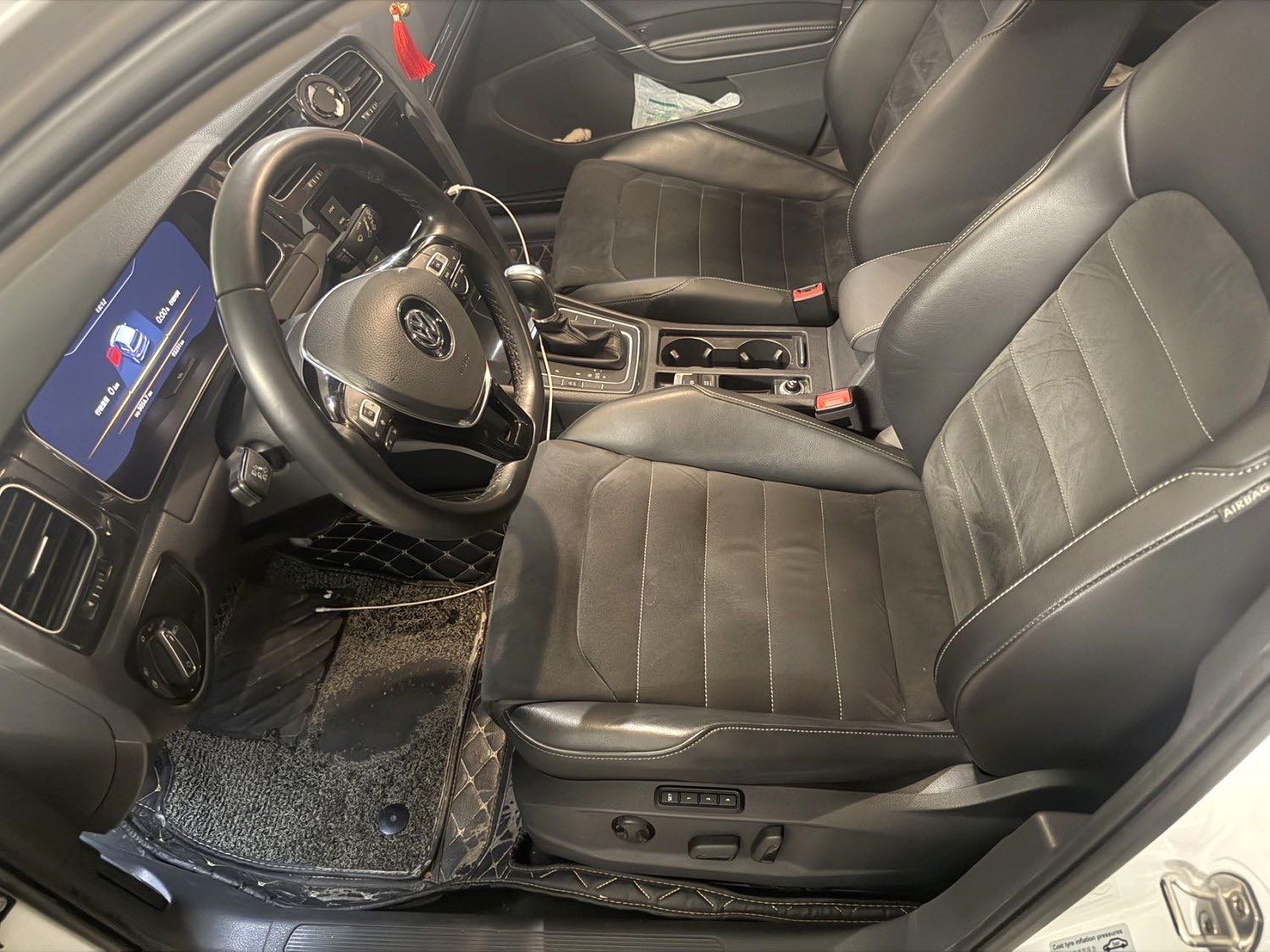 Volkswagen Golf 2020 car image #5