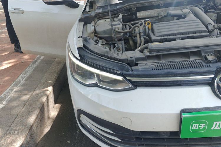 Volkswagen Golf 2021 car image #8