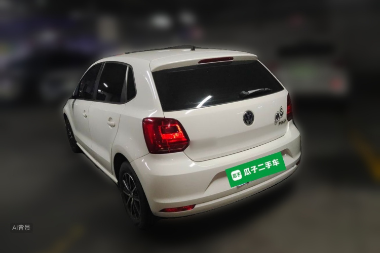 Volkswagen Polo 2015 car image #5