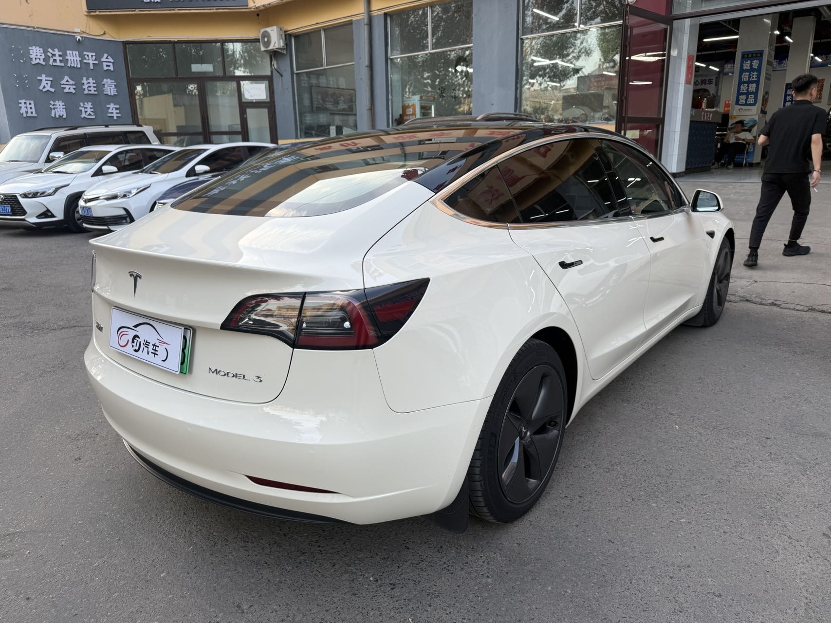 Tesla Model 3 2020 car image #4