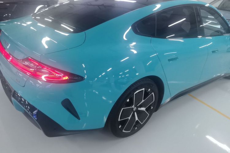 MI SU7 2024 car image #7