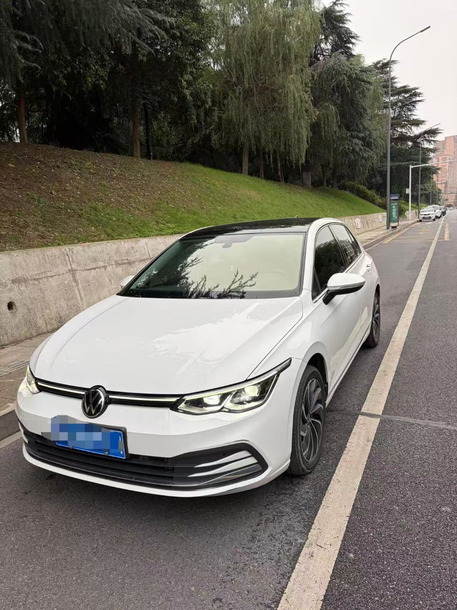 Volkswagen Golf 2022 image de voiture 
