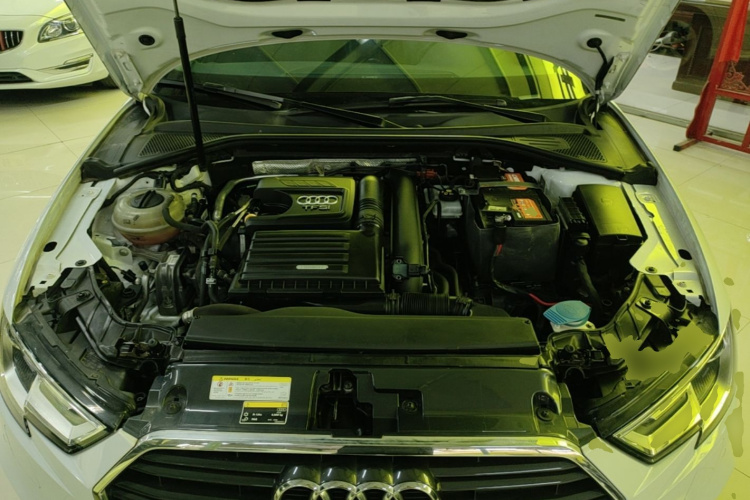 Audi A3 2018 car image #20