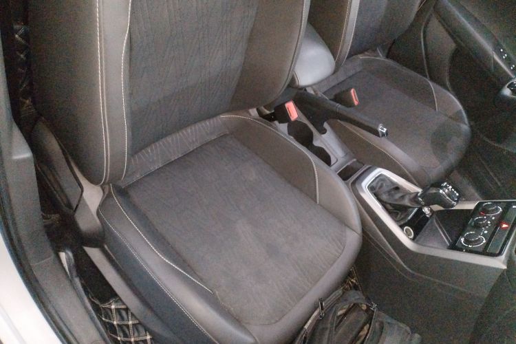 Volkswagen T-Cross 2021 immagine di auto #24