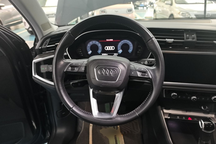 Audi Q3 2020 #11 Audi Q3 2020 car image #11