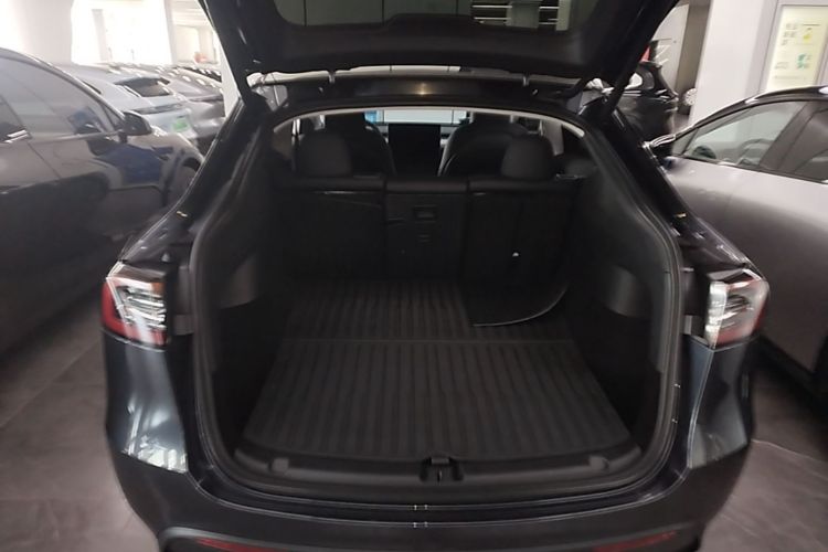 Tesla Model Y 2024 #19 Tesla Model Y 2024 car image #19