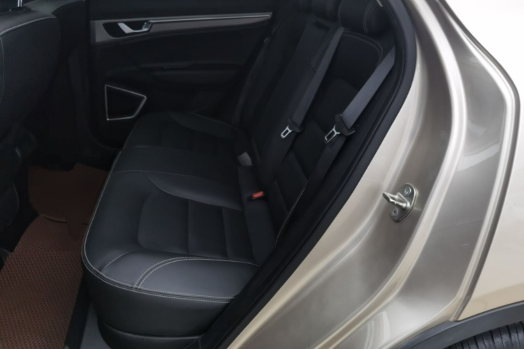 GEELY Emgrand GS 2019 #17 GEELY Emgrand GS 2019 car image #17