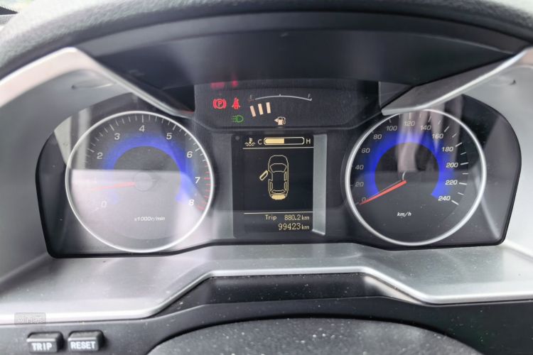 GEELY Emgrand 2015 car image #13