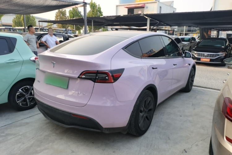 Tesla Model Y 2023 #7 Tesla Model Y 2023 صورة سيارة #7