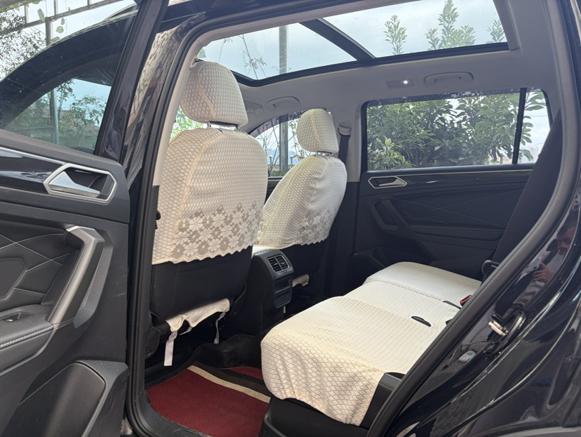 Volkswagen Tiguan L 2024 car image #3