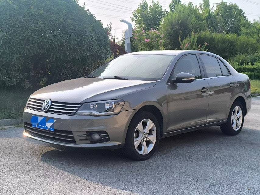 Volkswagen Bora 2014 car image 