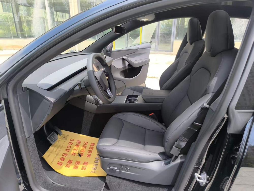 Tesla Model Y 2026 car image #12