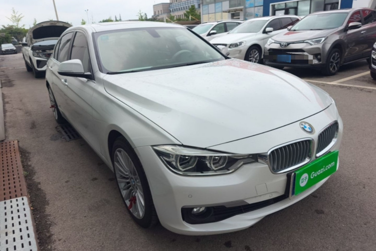 BMW 3 Series 2018 car image #4