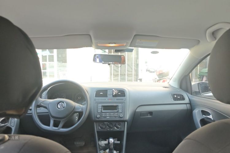 Volkswagen Polo 2017 car image #20