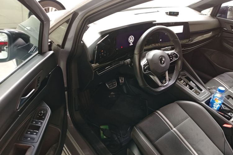 Volkswagen Golf 2021 car image #18
