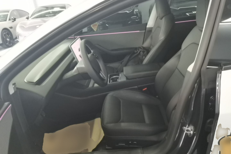 Tesla Model 3 2024 car image #19