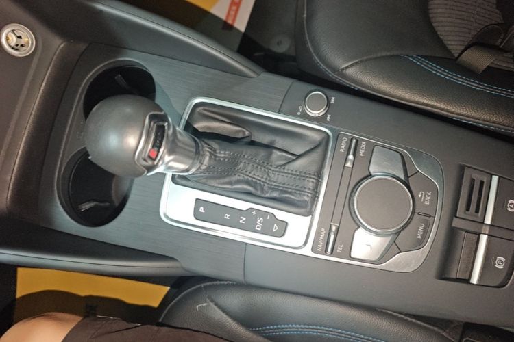 Audi A3 2019 car image #14