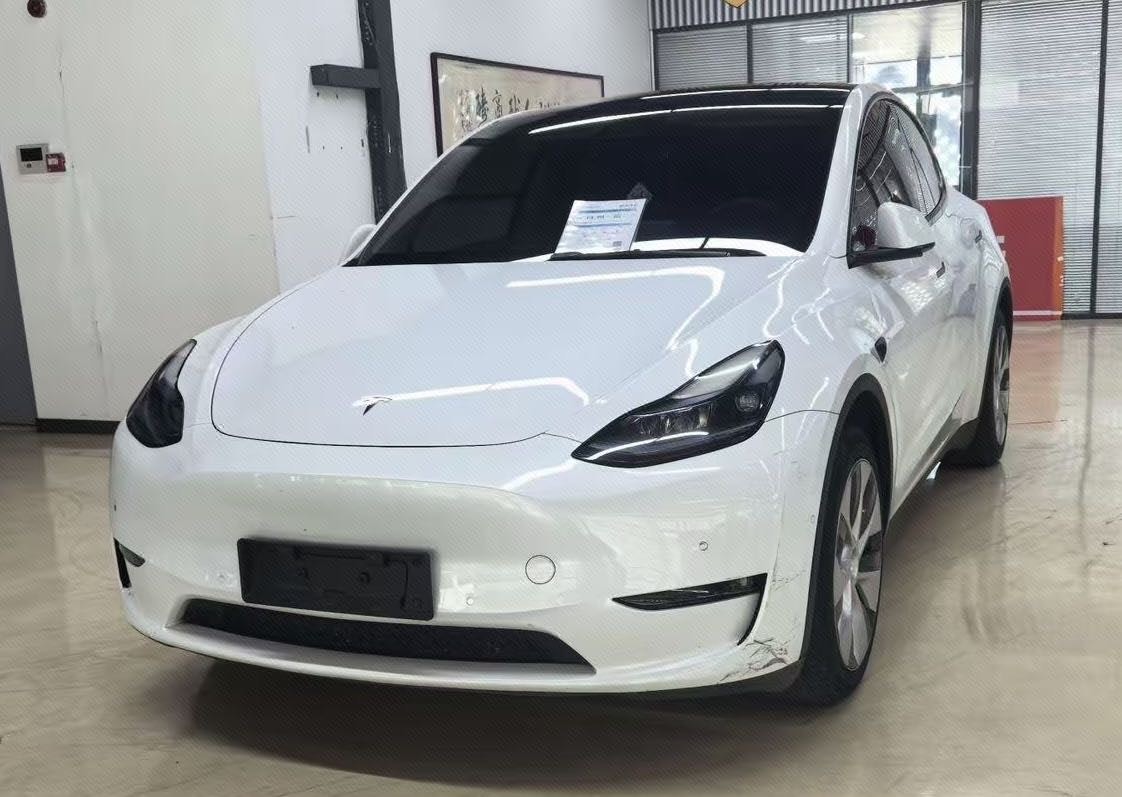 Tesla Model Y 2023 immagine di auto 