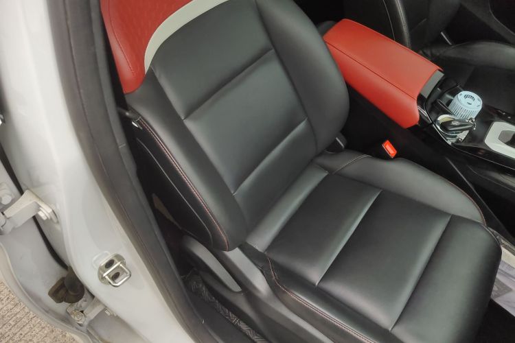 MG 5 2023 imagen de coche #24