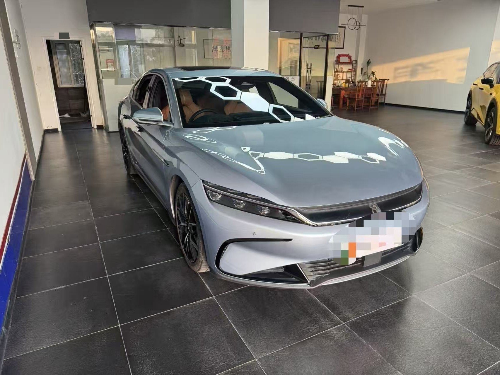 BYD Han 2023 #4 BYD Han 2023 изображение автомобиля #4