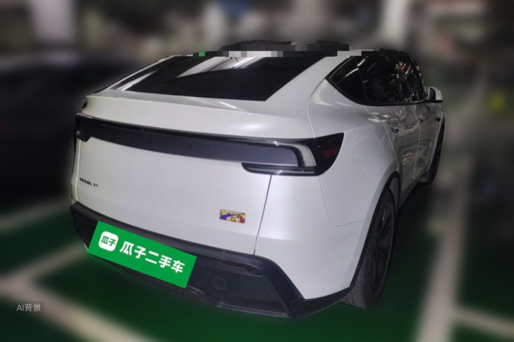 Tesla Model Y 2025 car image #7