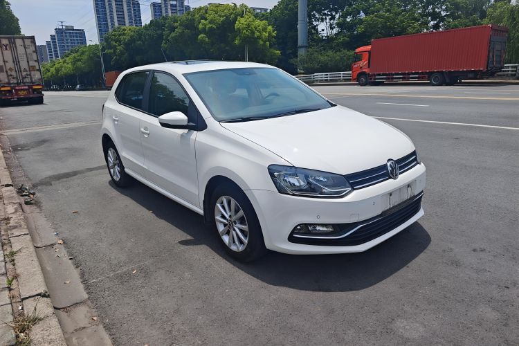 Volkswagen Polo 2015 #4 Volkswagen Polo 2015 car image #4