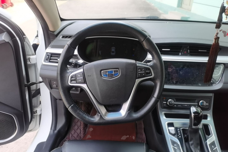GEELY Emgrand 2018 car image #11