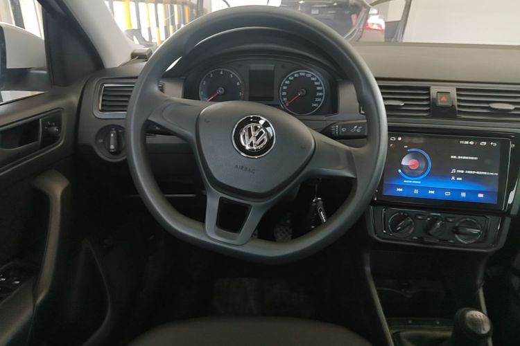 Volkswagen Santana 2021 car image #11