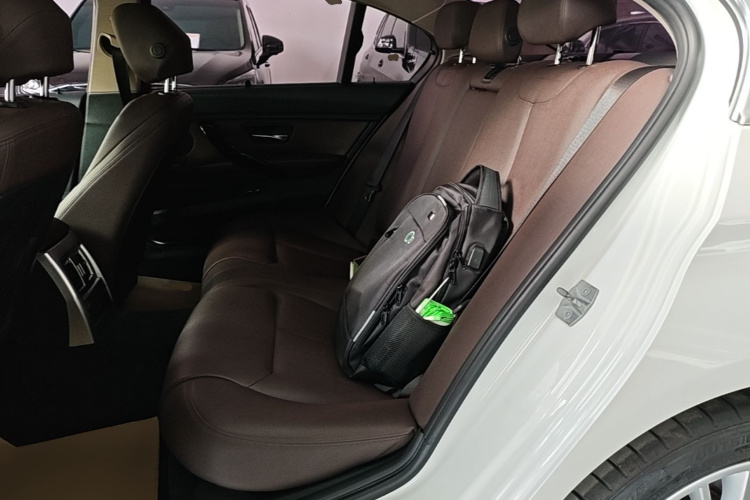 BMW 3 Series 2018 #13 BMW 3 Series 2018 car image #13