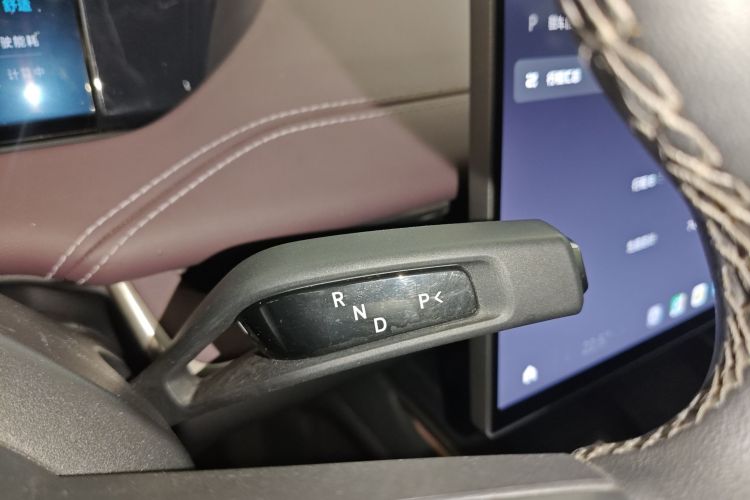 MI SU7 2025 image de voiture #16