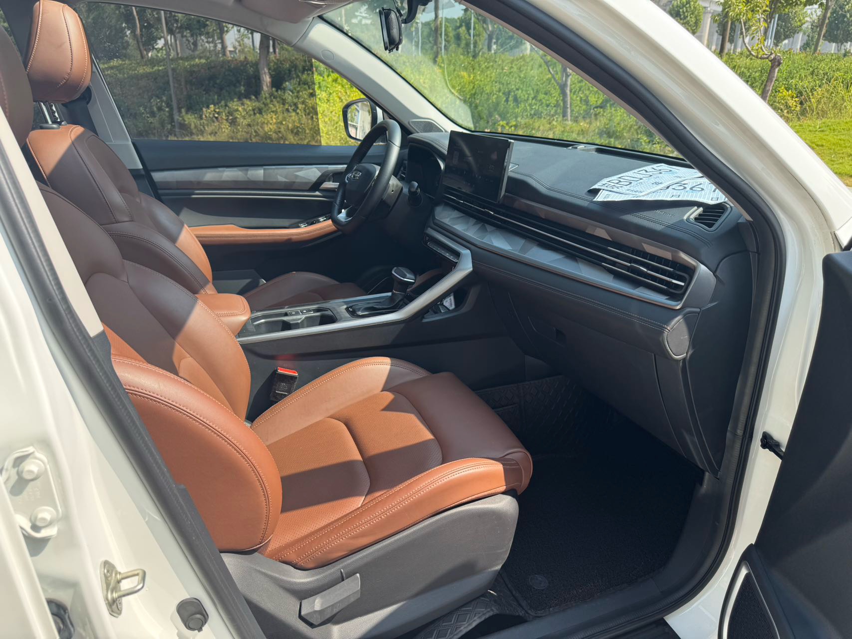 GEELY Vision X6 2023 car image #13