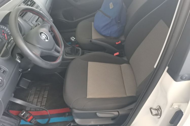 Volkswagen Polo 2016 car image #15