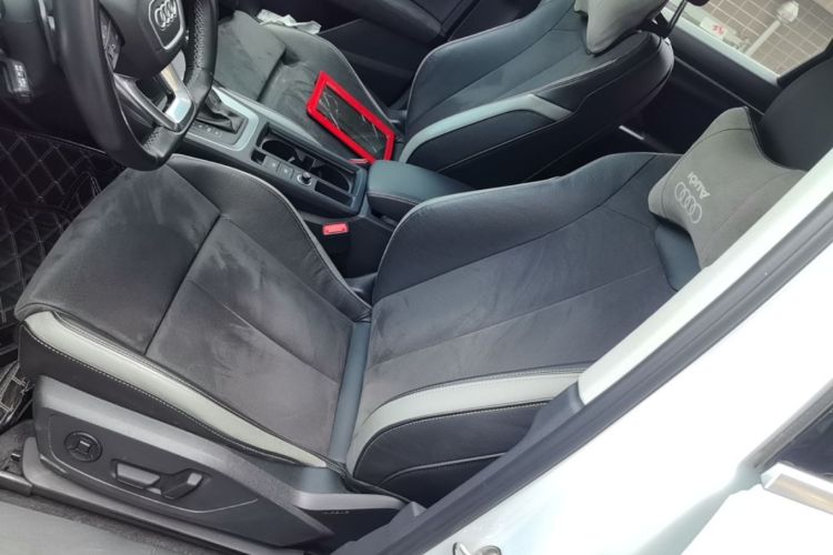 Audi Q3 2023 car image #20