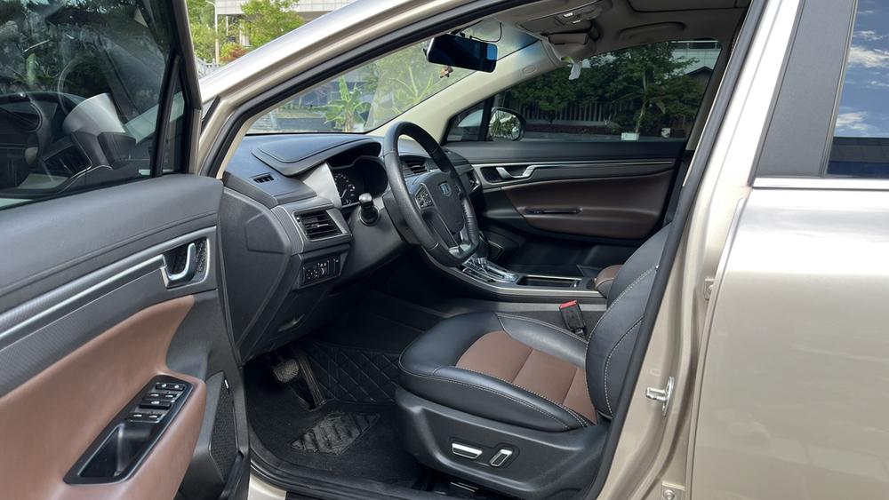 GEELY Emgrand GS 2016 immagine di auto #11