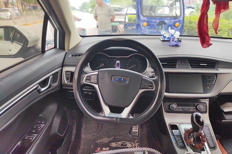 GEELY Emgrand GS 2019 صورة سيارة #12