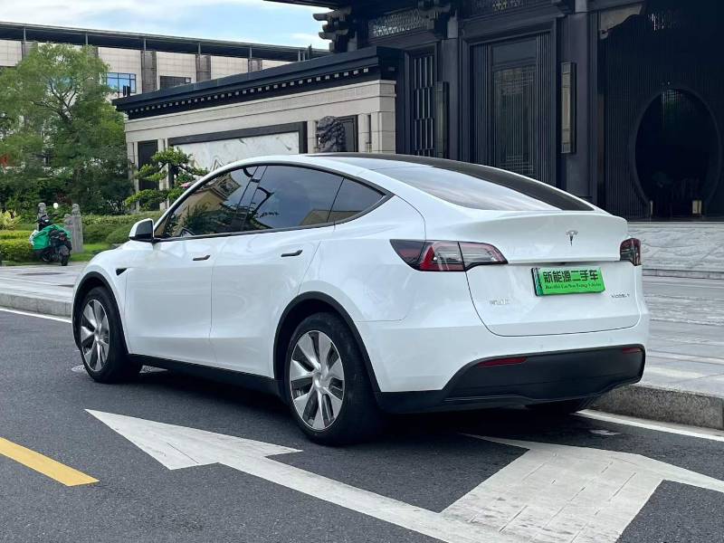 Tesla Model Y 2023 #7 Tesla Model Y 2023 car image #7