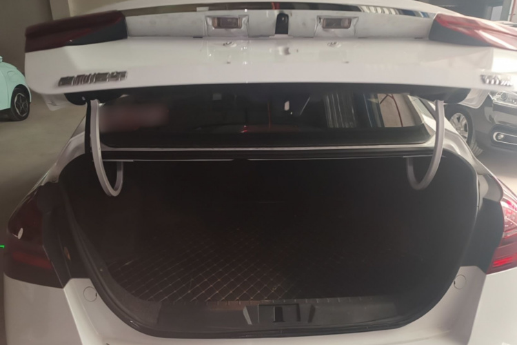 GEELY Emgrand 2019 #19 GEELY Emgrand 2019 car image #19